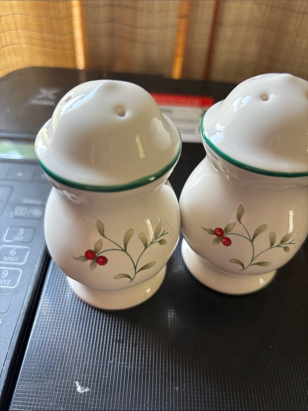 Pfaltzgraff Winterberry salt and pepper shakers
